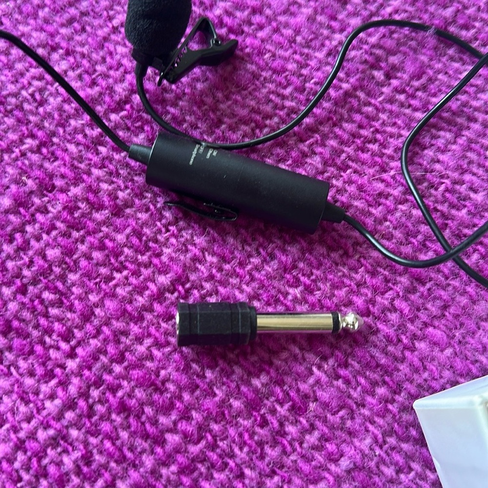 AU-100 Lavalier Microphone - Black